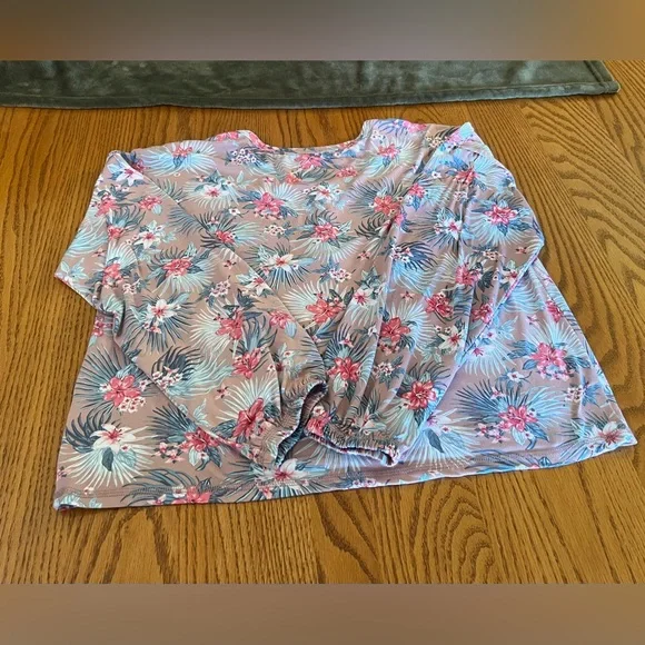 Hurley 2-Piece Hydrangeas Palms XL Pajamas - Picture 7 of 9